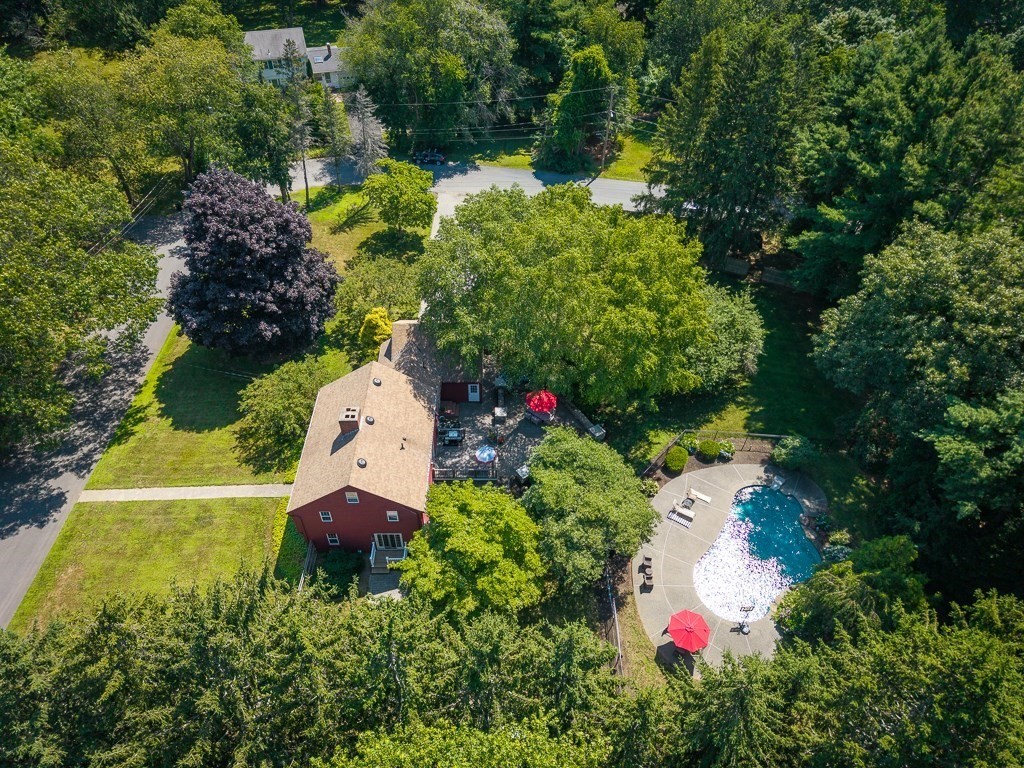 9 Great Pond Road Property Photo 4