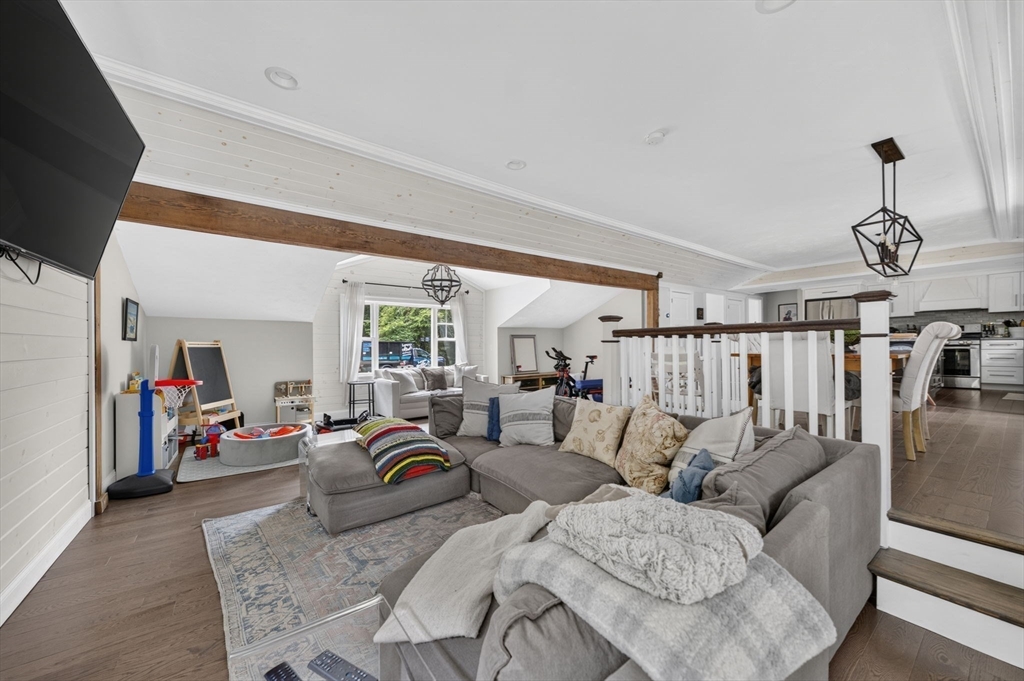 6 Ida Way Property Photo 4