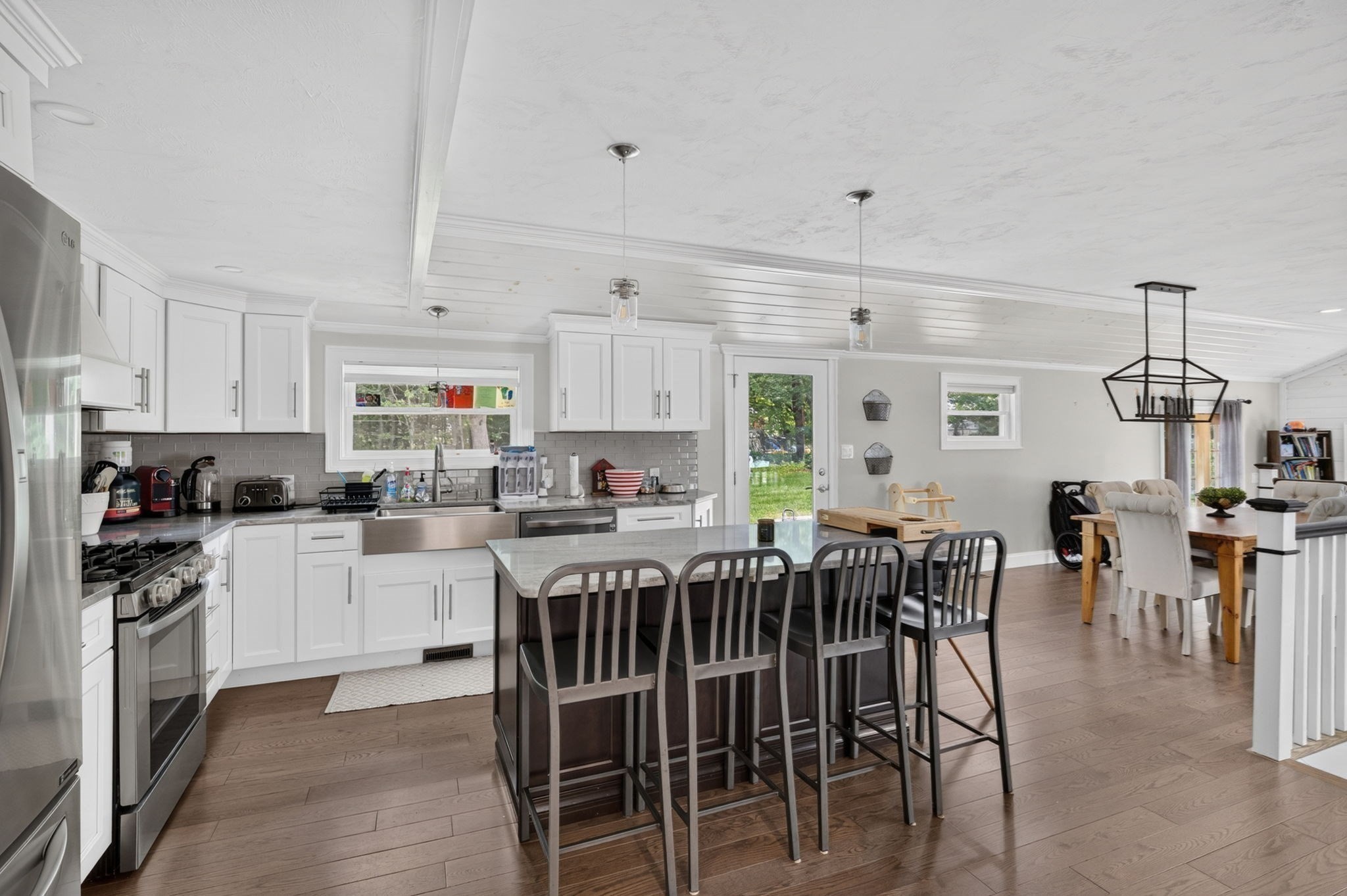 6 Ida Way Property Photo 8