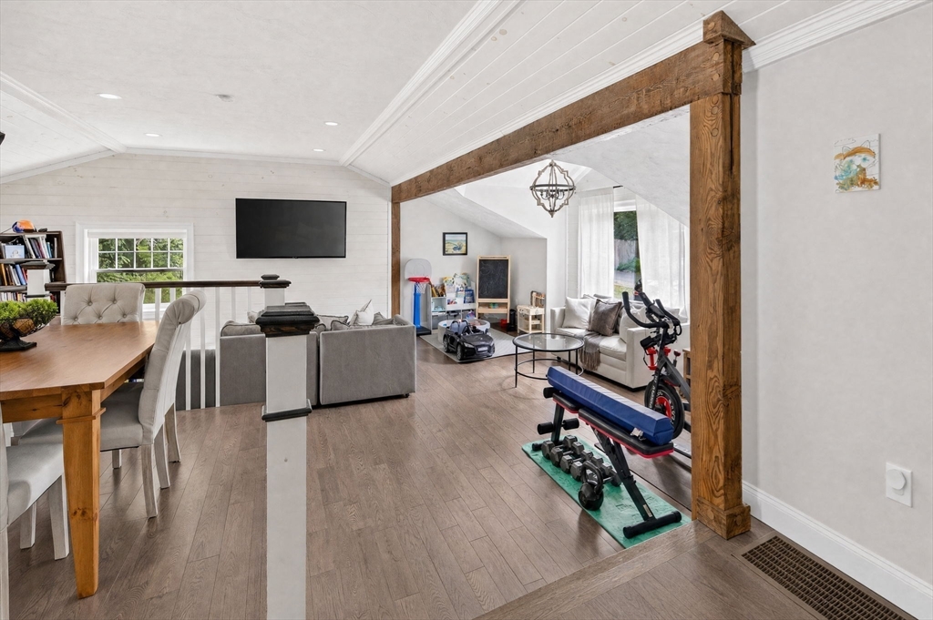 6 Ida Way Property Photo 9