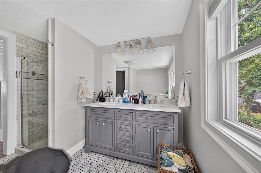 6 Ida Way Property Photo 13