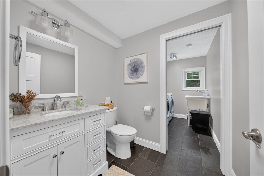 6 Ida Way Property Photo 14
