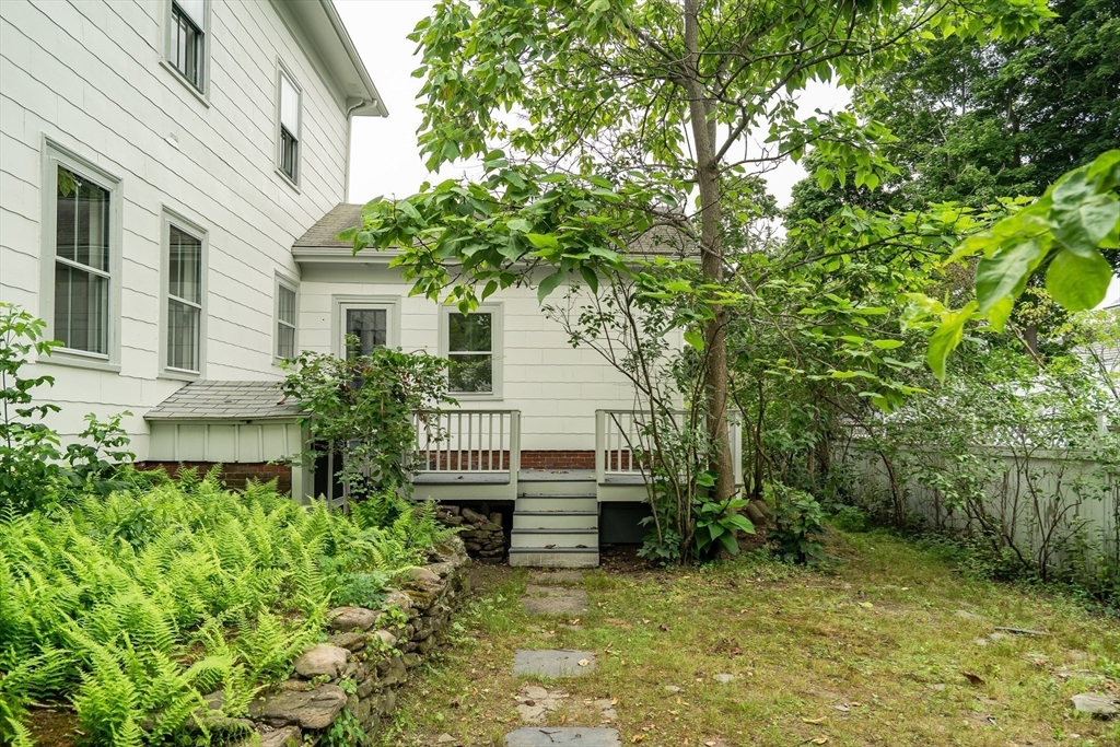 39 Green St Property Photo 26