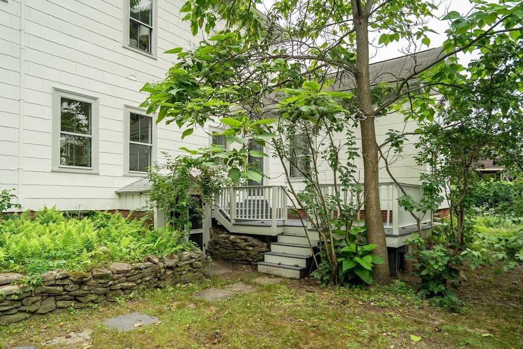 39 Green St Property Photo 27