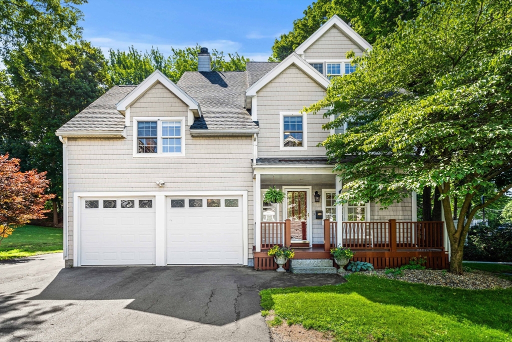 11 Woodbury Ct Property Photo 2