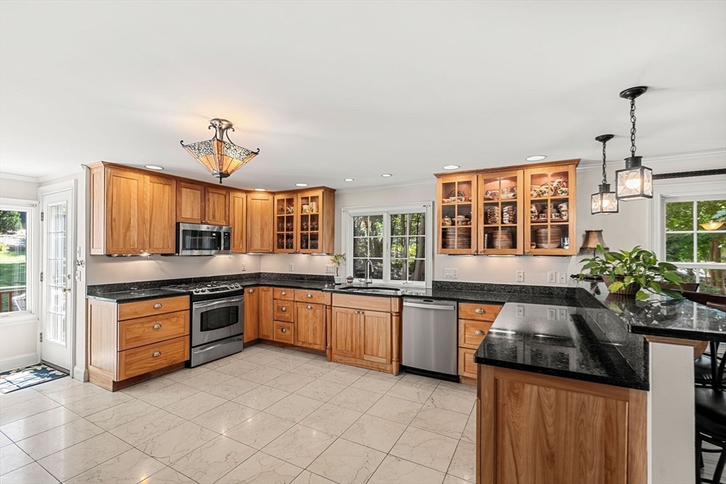 11 Woodbury Ct Property Photo 6