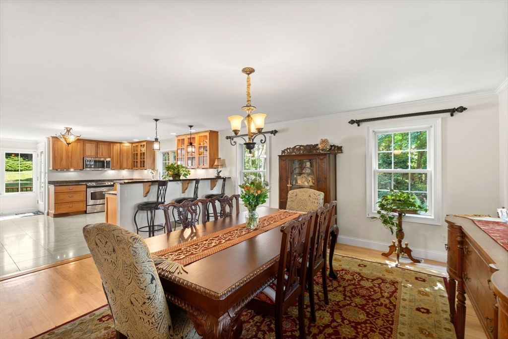 11 Woodbury Ct Property Photo 14