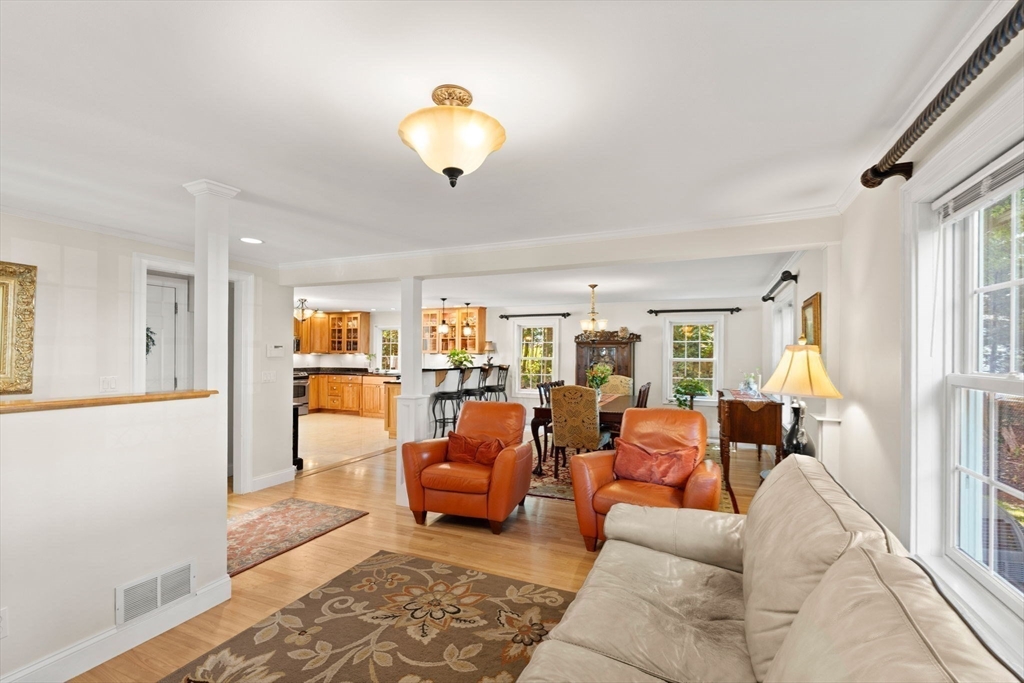 11 Woodbury Ct Property Photo 20