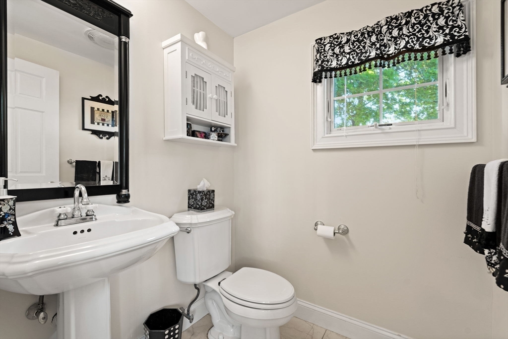 11 Woodbury Ct Property Photo 21