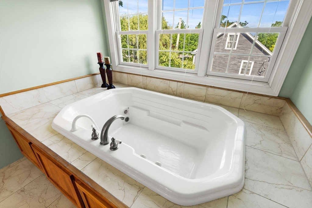 11 Woodbury Ct Property Photo 35