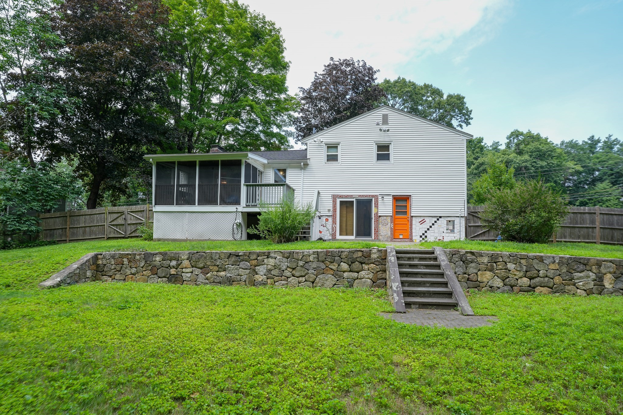 23 Laurel Dr. Property Photo 3