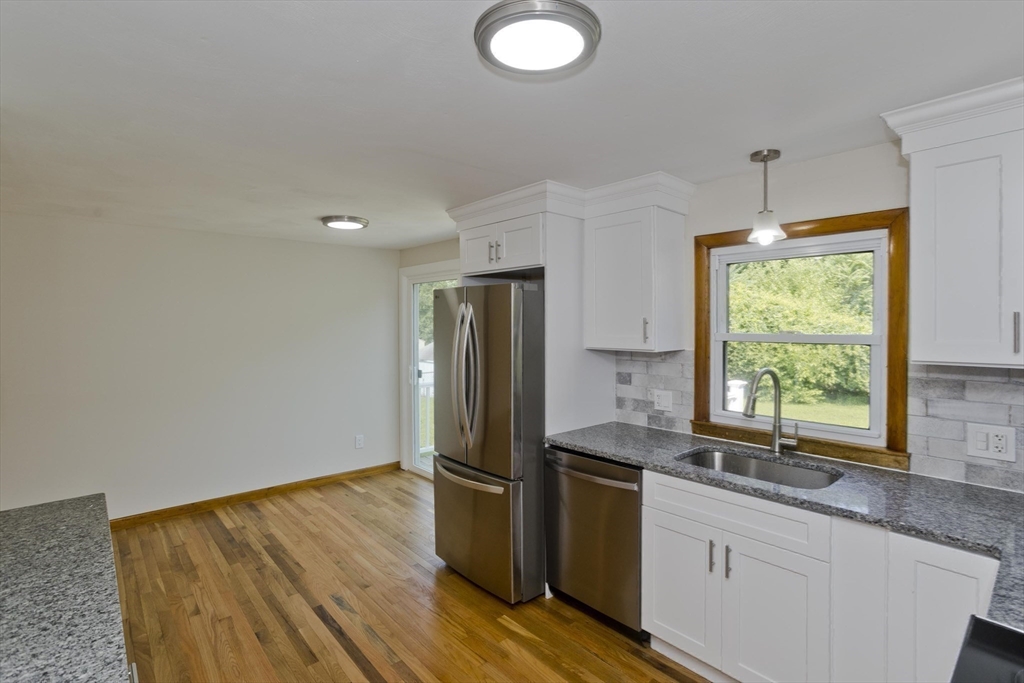 11 Mountainview St Property Photo 4