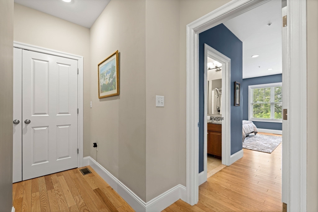 100 Kirkbride # 109 Property Photo 15