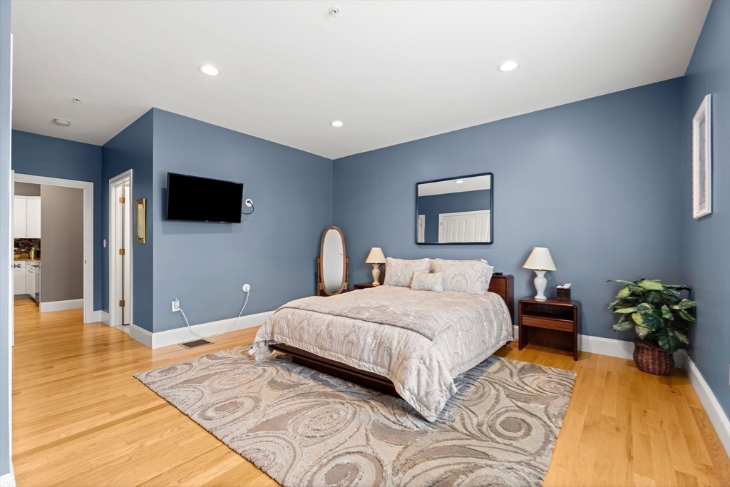 100 Kirkbride # 109 Property Photo 17