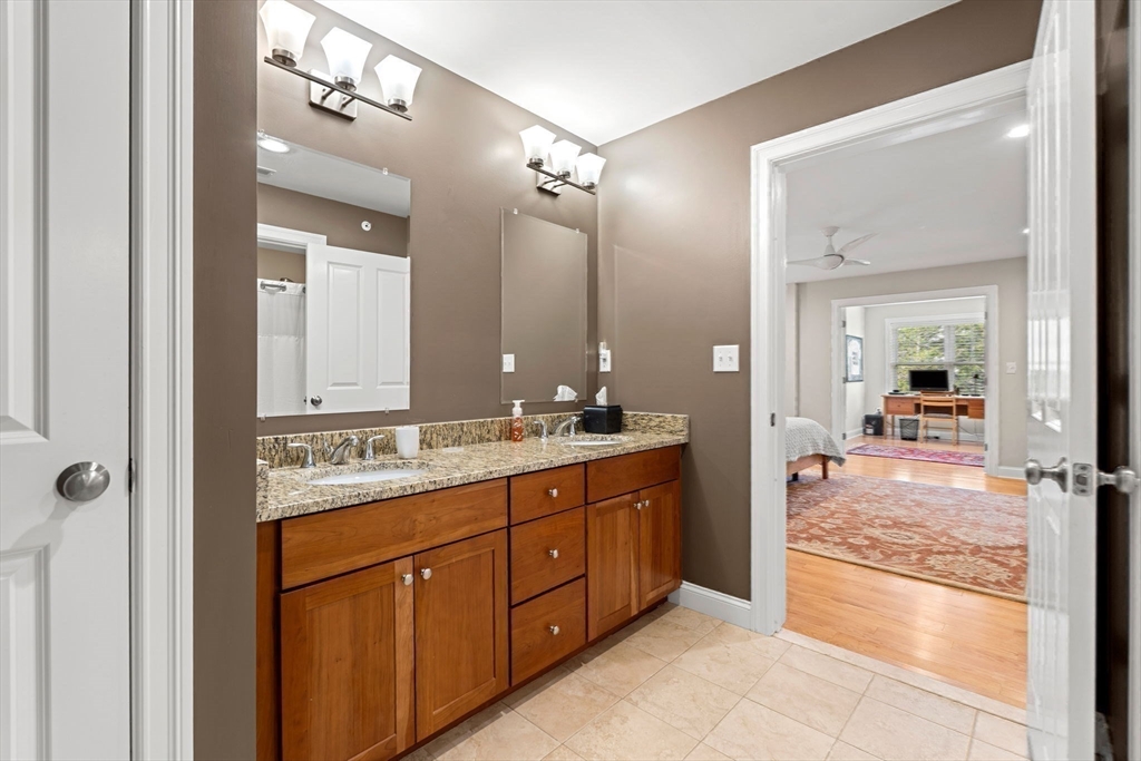 100 Kirkbride # 109 Property Photo 27