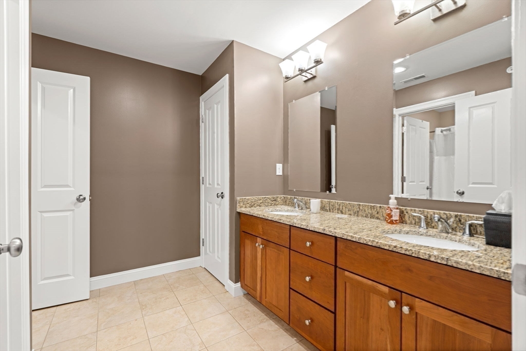 100 Kirkbride # 109 Property Photo 28