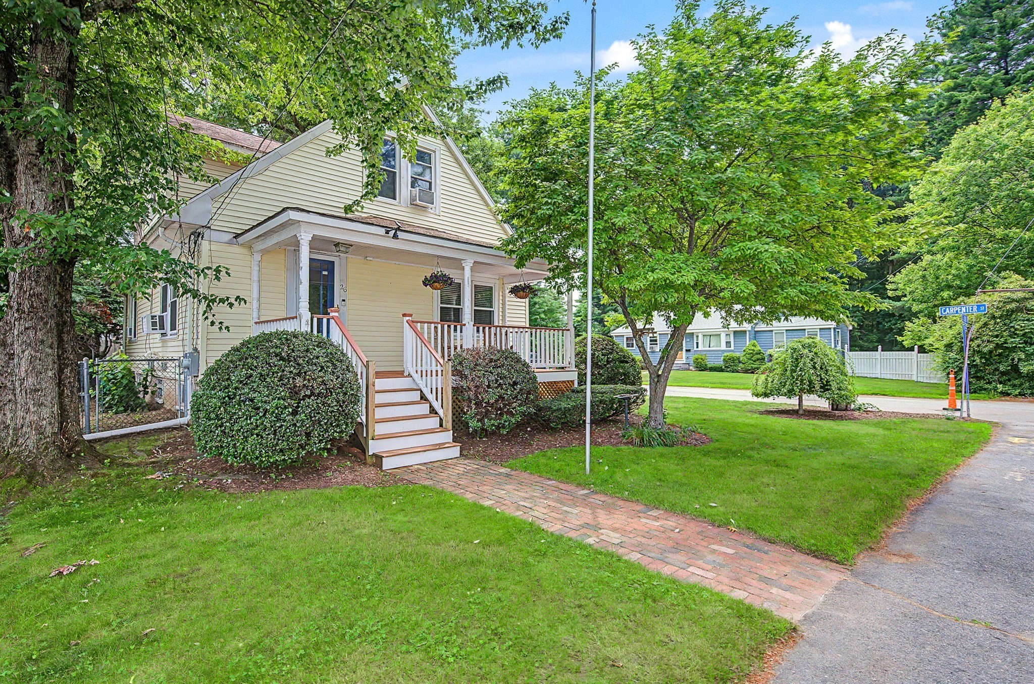 26 W Leonard St Property Photo 1