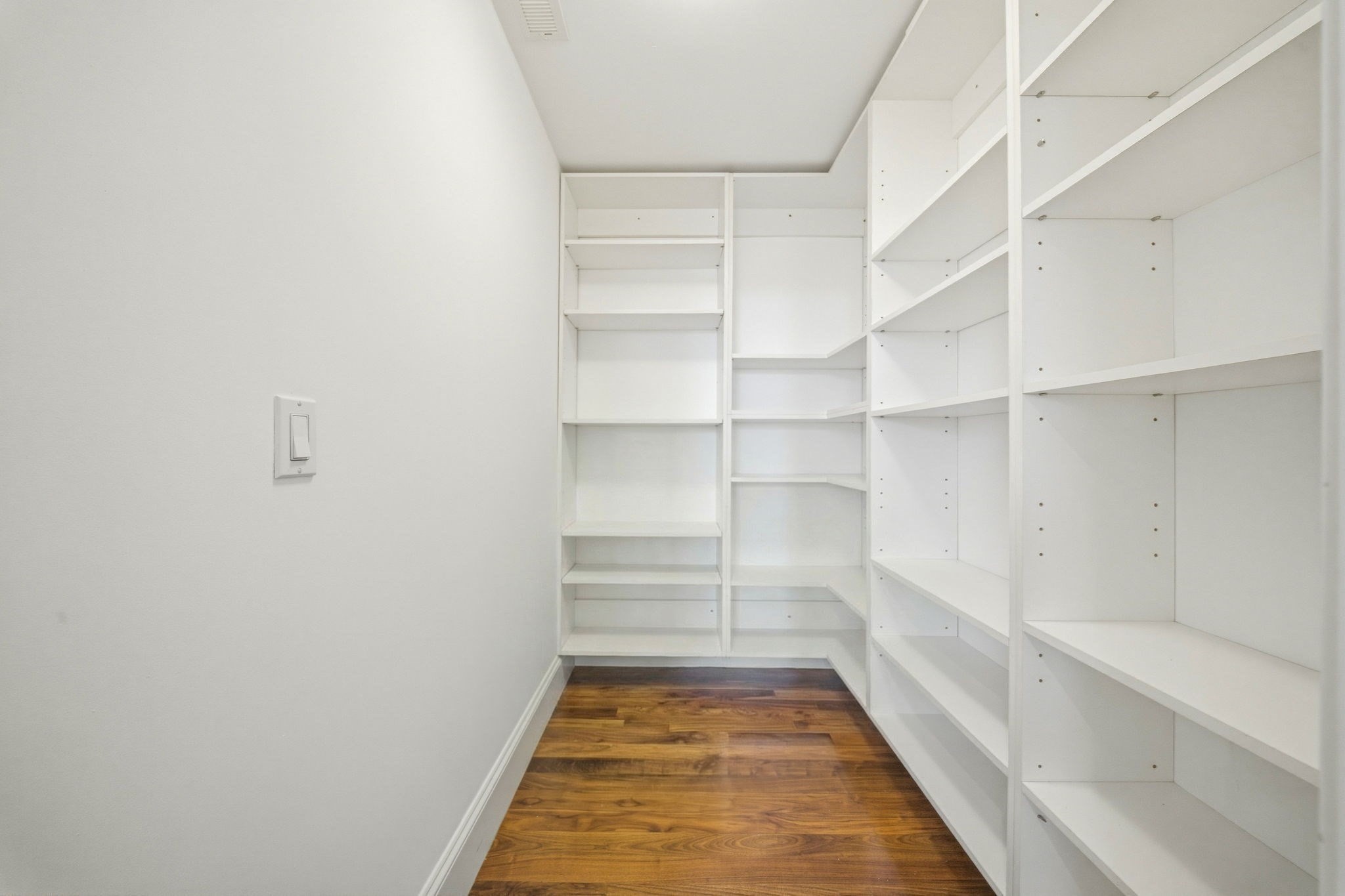 324 Tappan Ph Property Photo 9