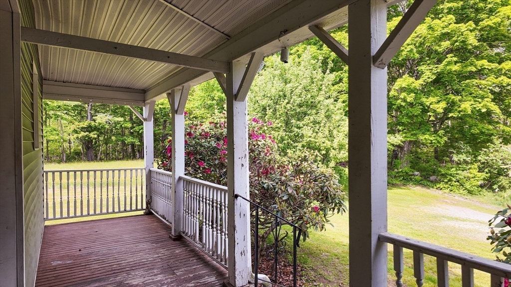 60 Robbins Rd Property Photo 8