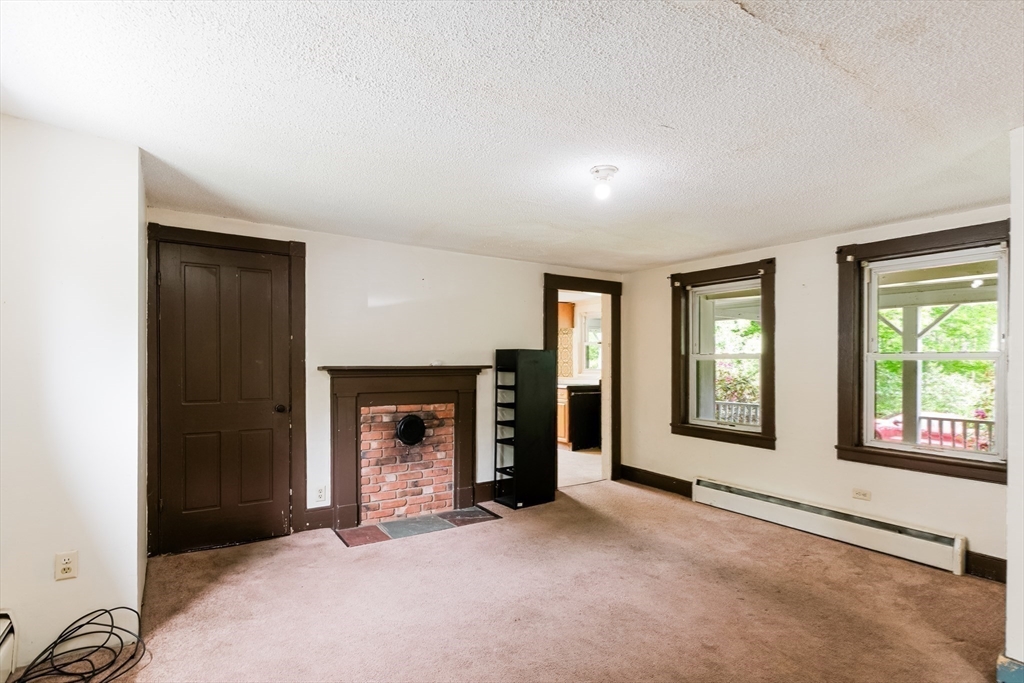60 Robbins Rd Property Photo 11