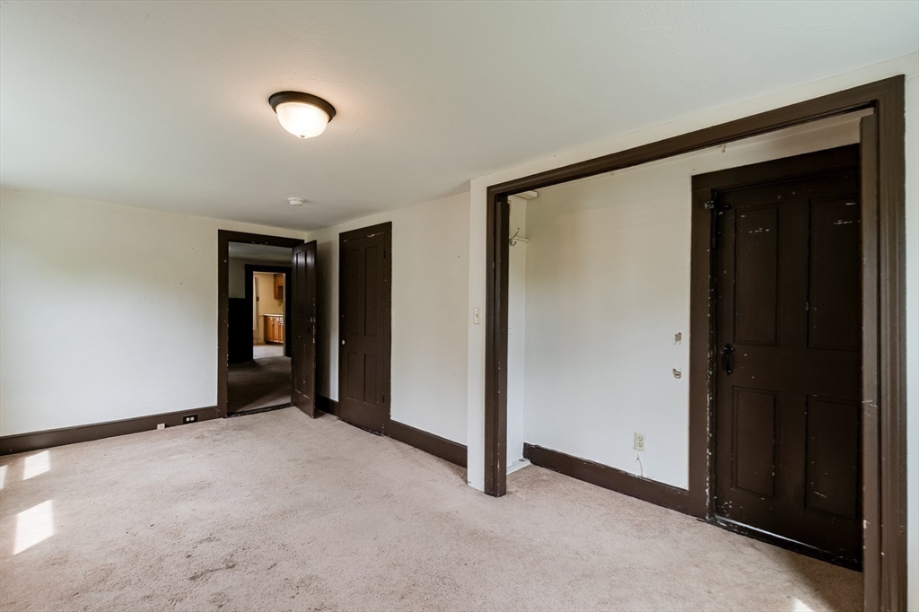 60 Robbins Rd Property Photo 15