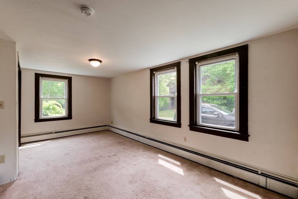 60 Robbins Rd Property Photo 16
