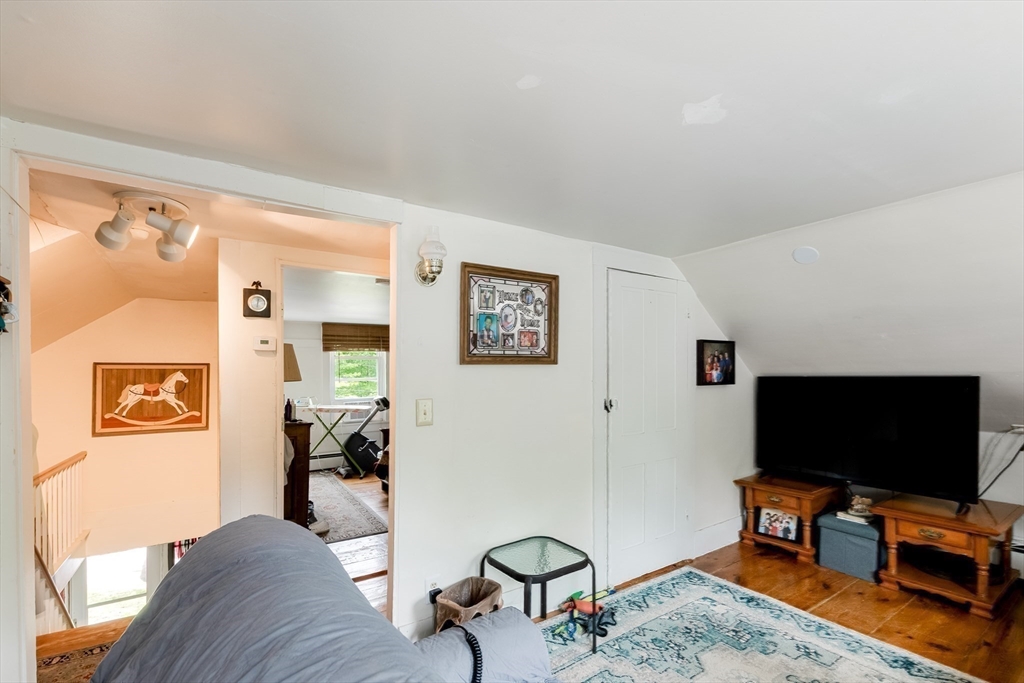 60 Robbins Rd Property Photo 25