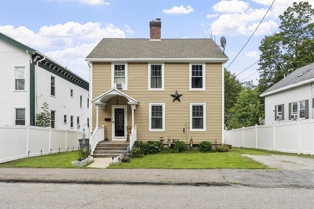27 Cedar St Property Photo 1