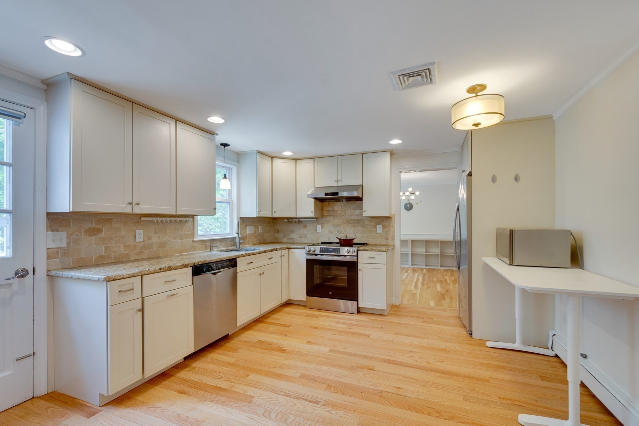 369 Dedham Ave Property Photo 10