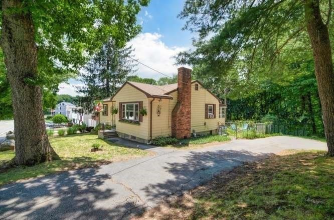 70 Montrose Ave Property Photo 4