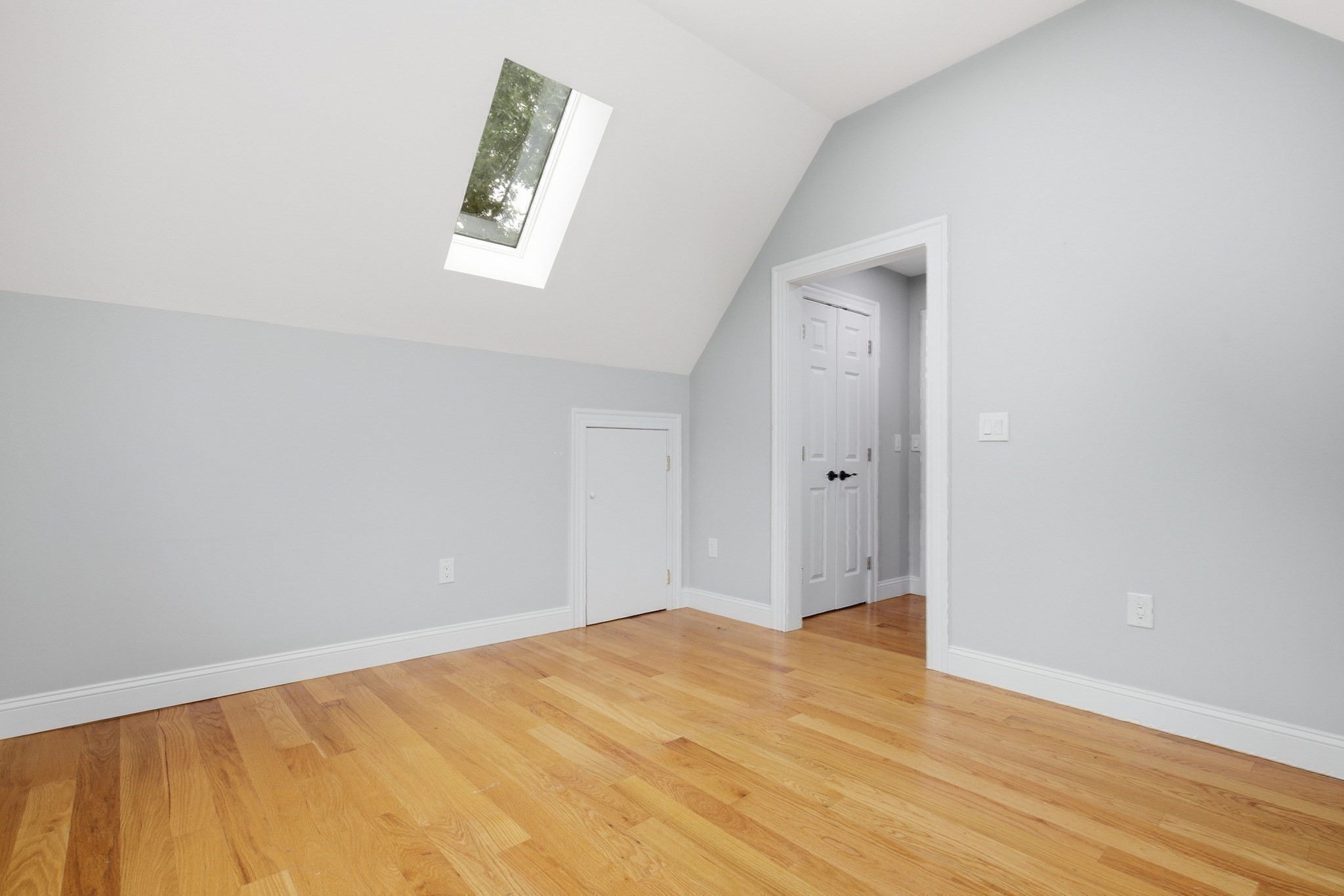 28 Beecher Pl # B Property Photo 11