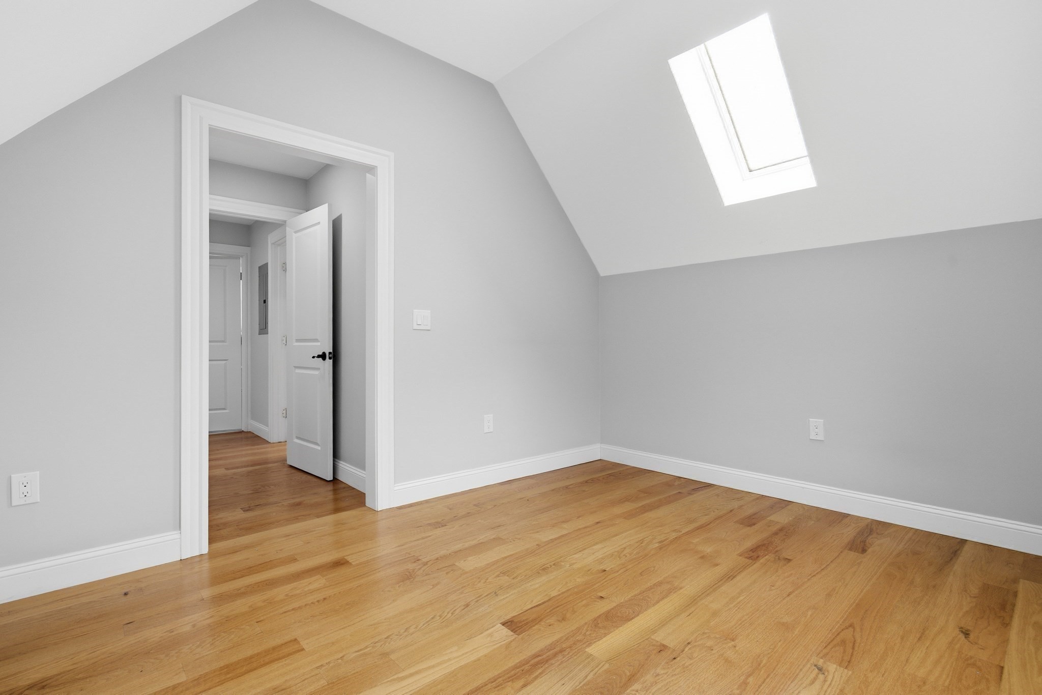 28 Beecher Pl # B Property Photo 12