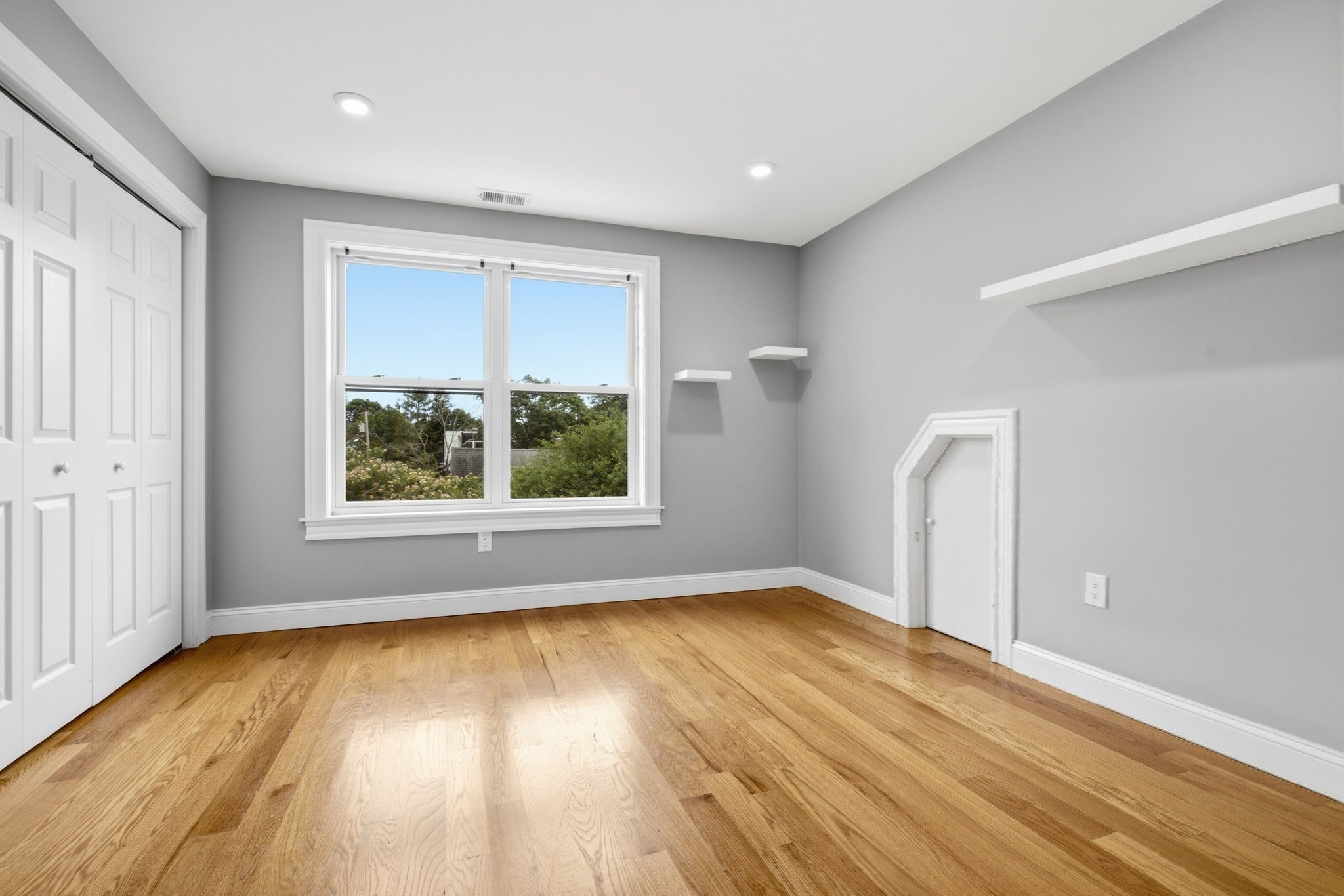 28 Beecher Pl # B Property Photo 14