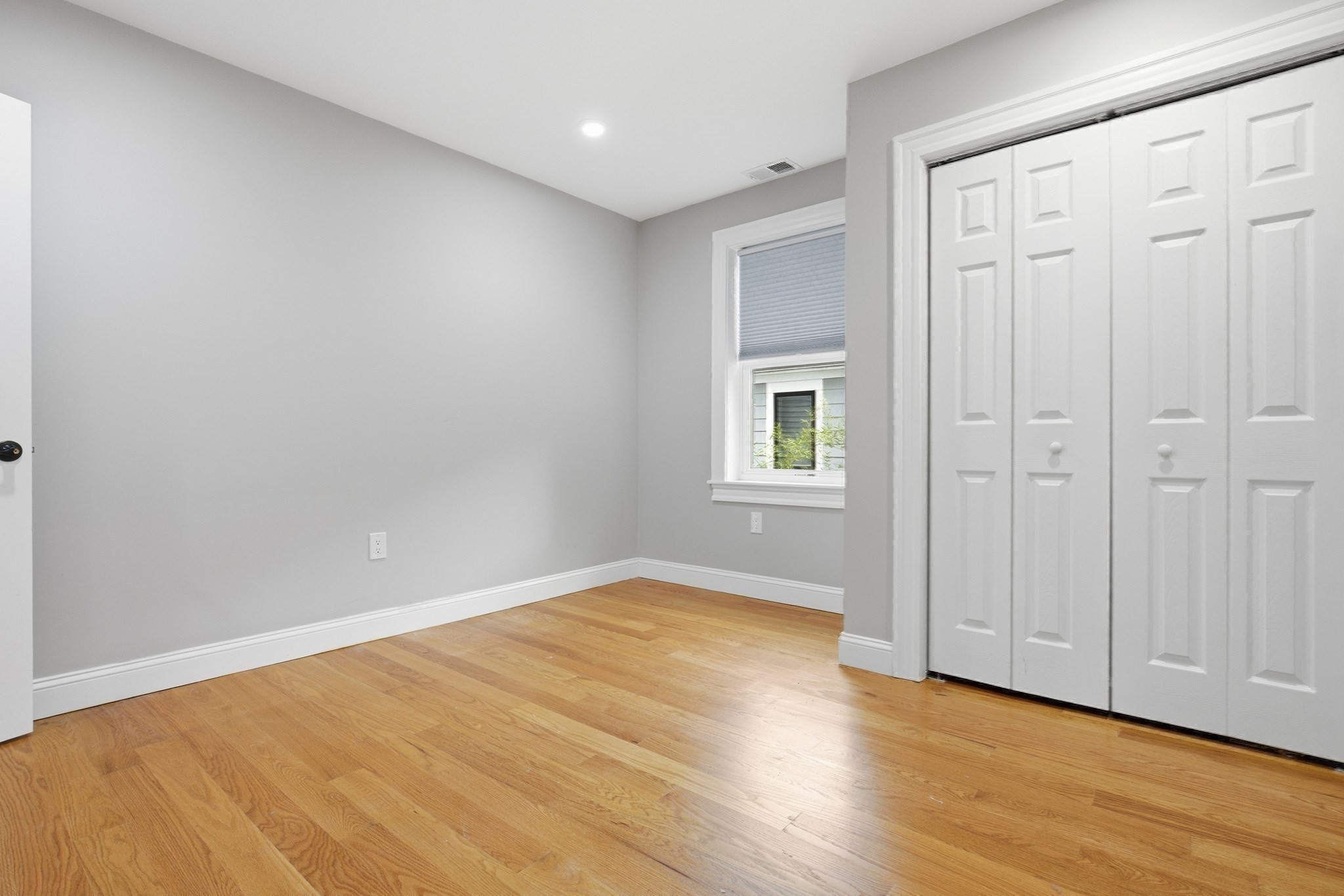 28 Beecher Pl # B Property Photo 18