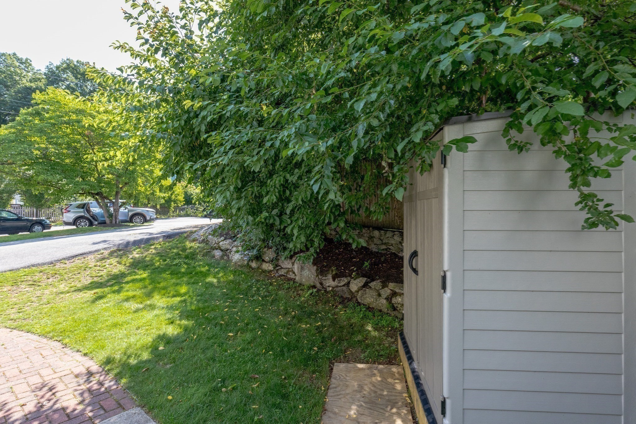 28 Beecher Pl # B Property Photo 30