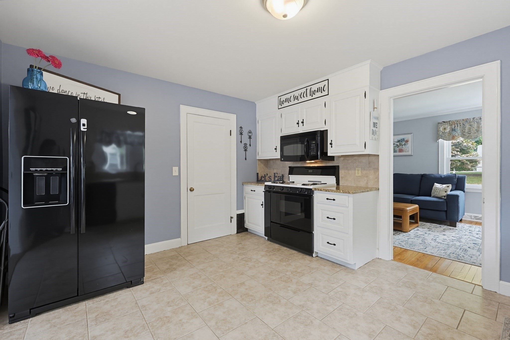 24 Oak St Property Photo 12