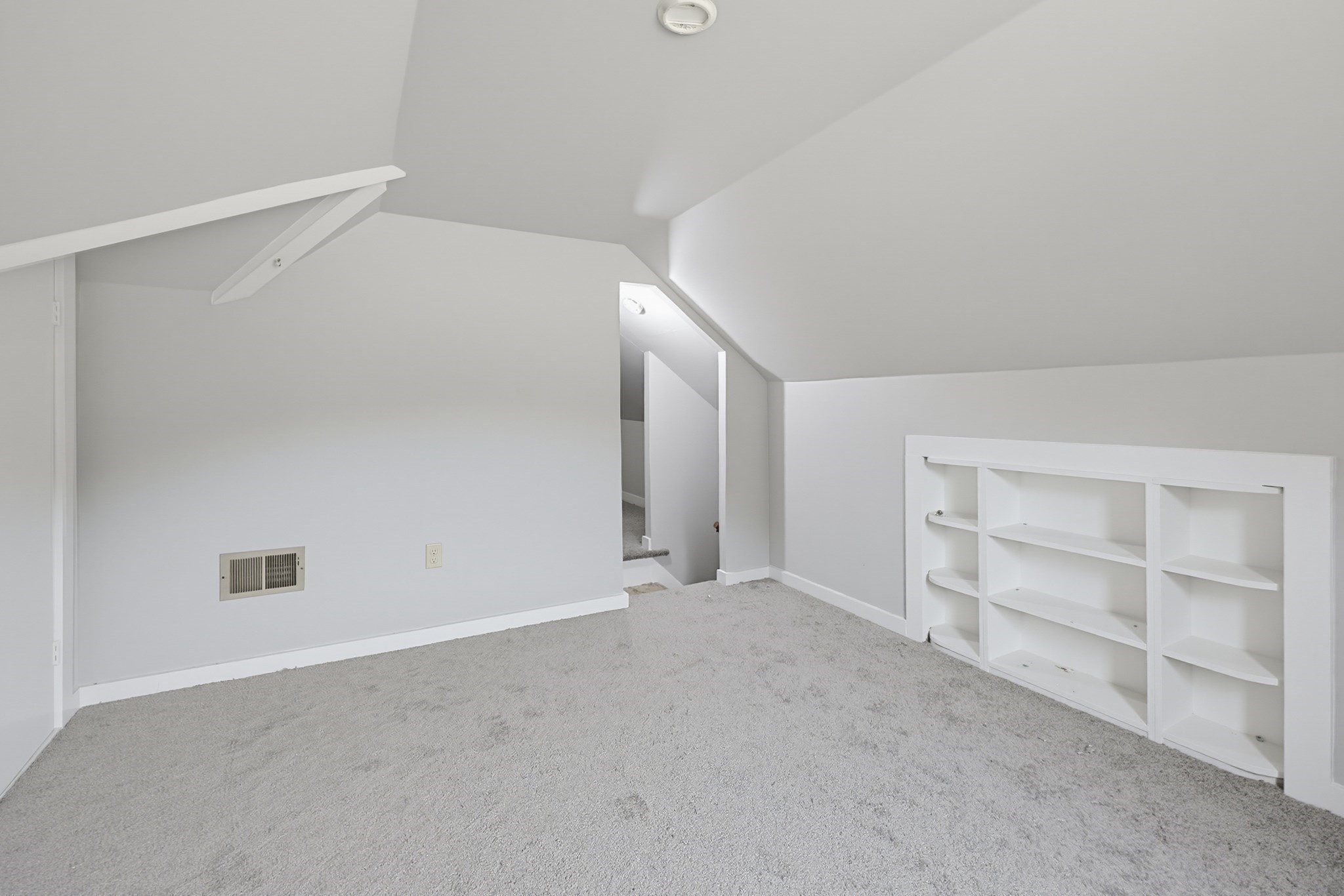 24 Oak St Property Photo 24