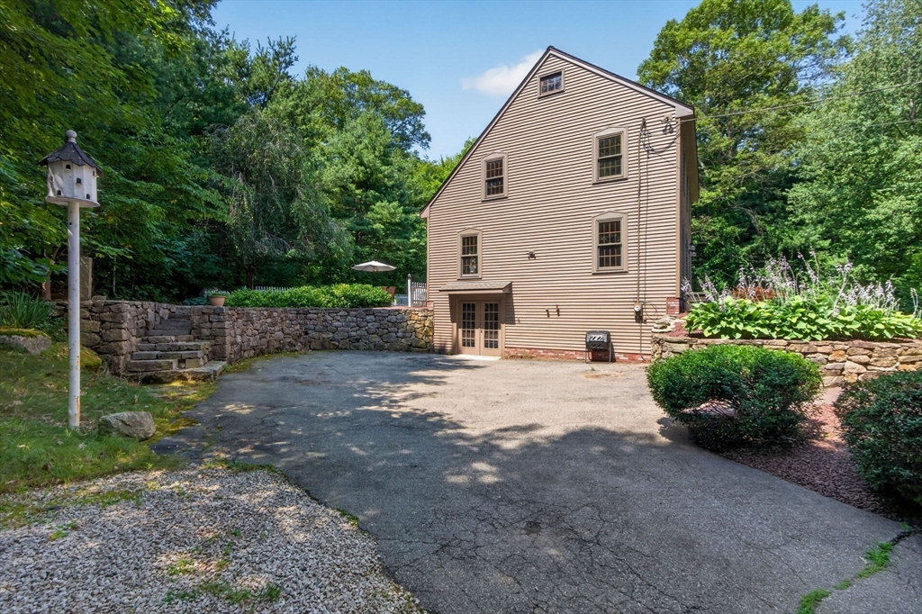 187 Blackstone Street Property Photo 33