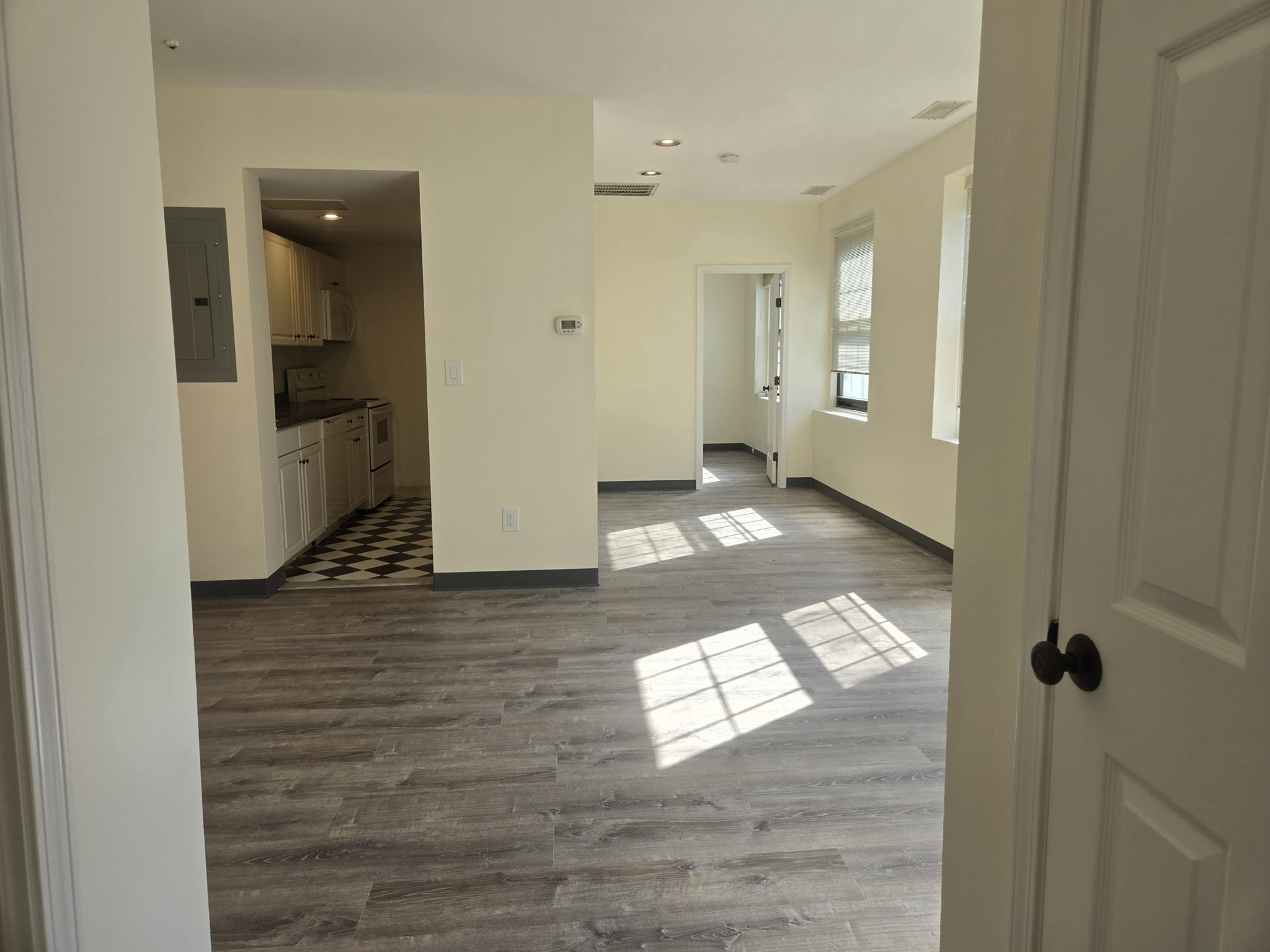 21 Linden St # 320 Property Photo 13