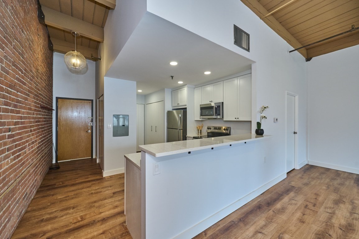 33 Sleeper Street # 603 Property Photo 5