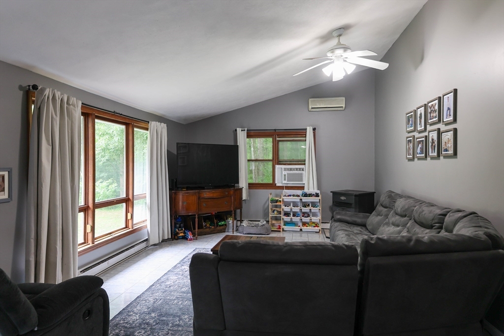 16 Debra Lane Property Photo 11