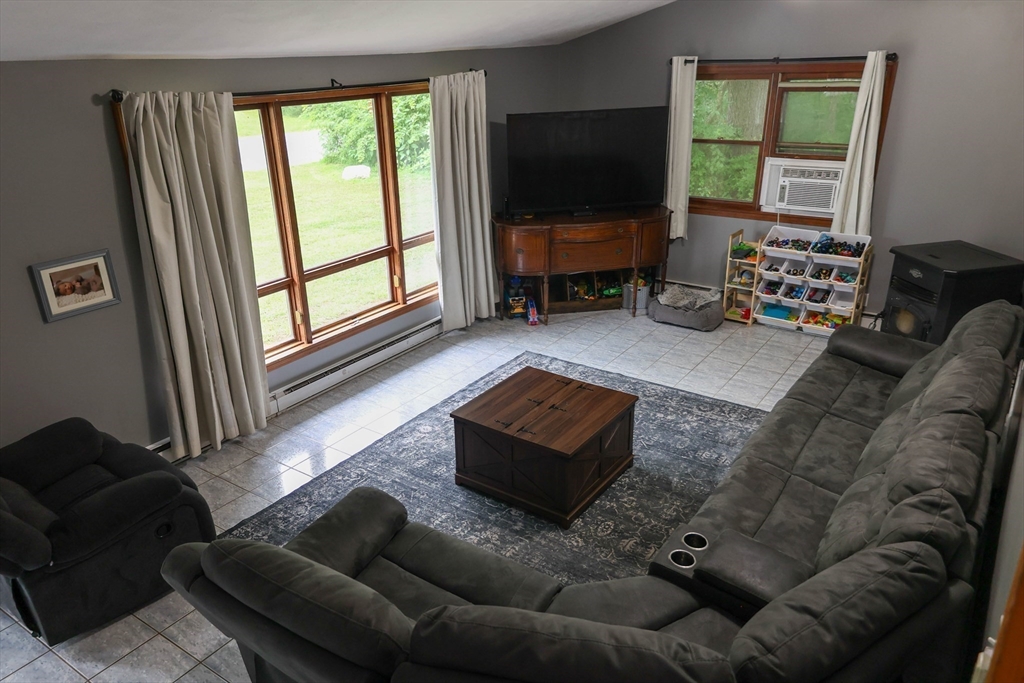 16 Debra Lane Property Photo 13