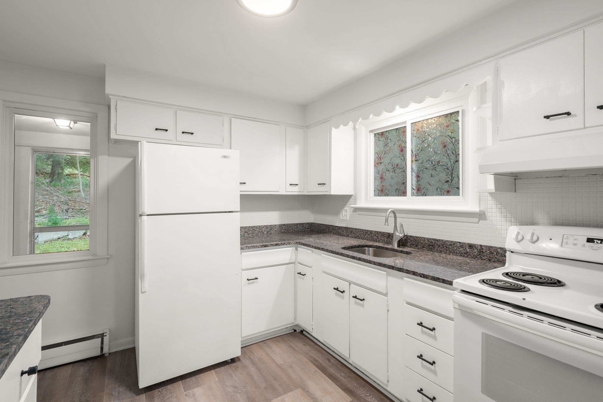 25 Pinedale St Property Photo 6