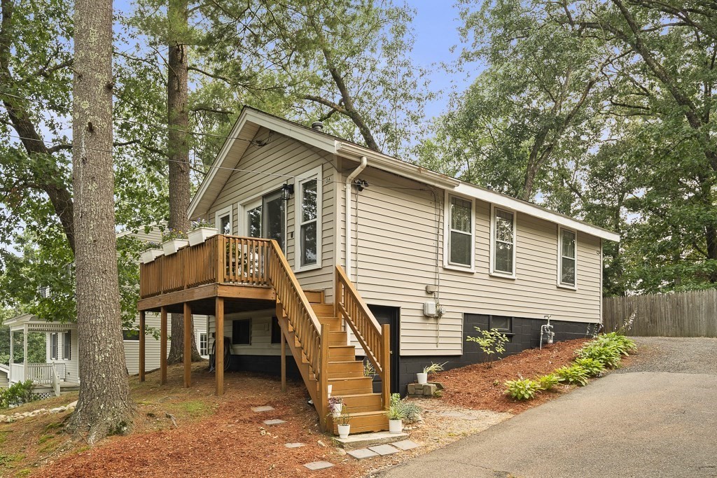 36 Elm Rd. Property Photo 2