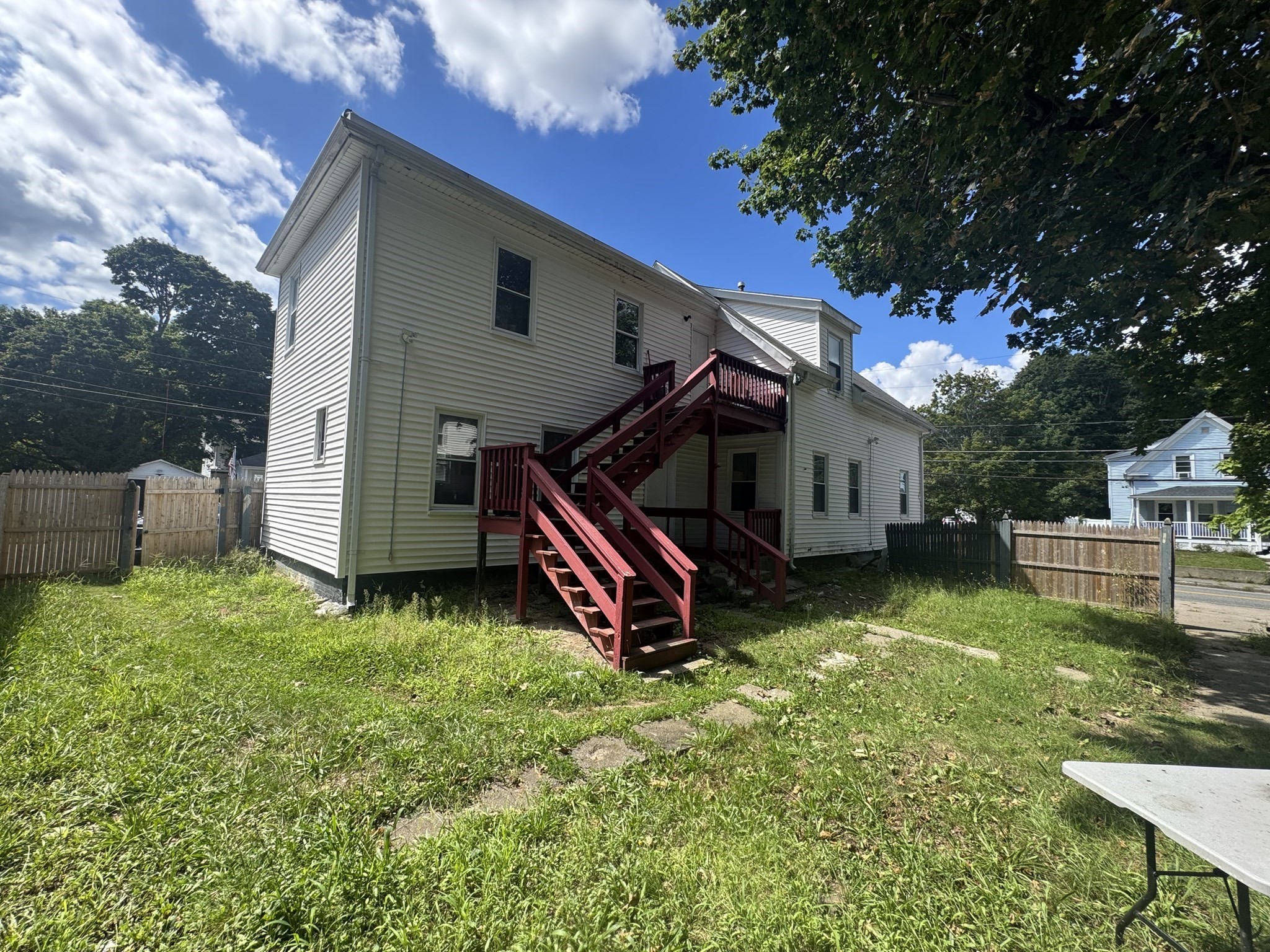 140 Clifton Ave Property Photo 3