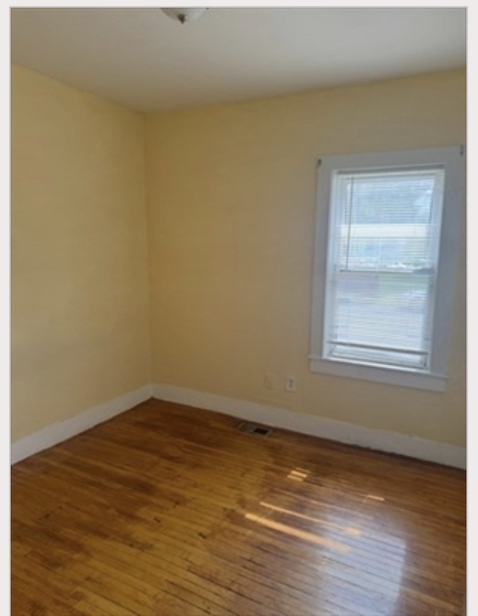 140 Clifton Ave Property Photo 6