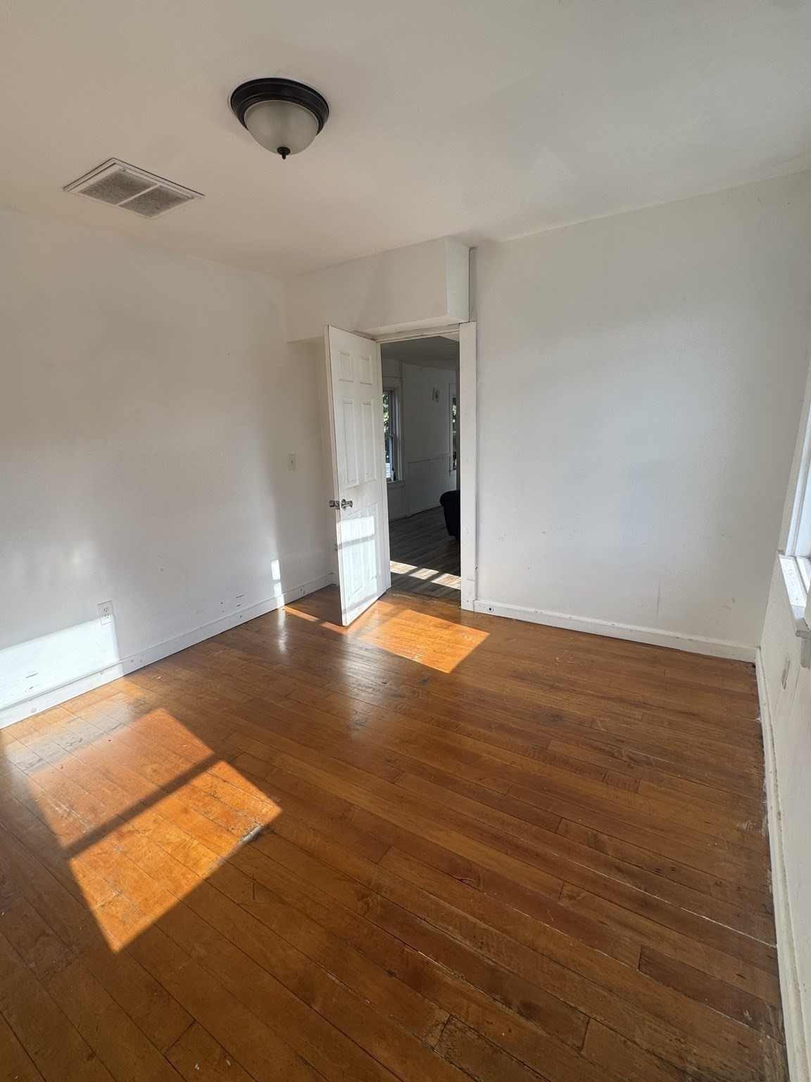 140 Clifton Ave Property Photo 13