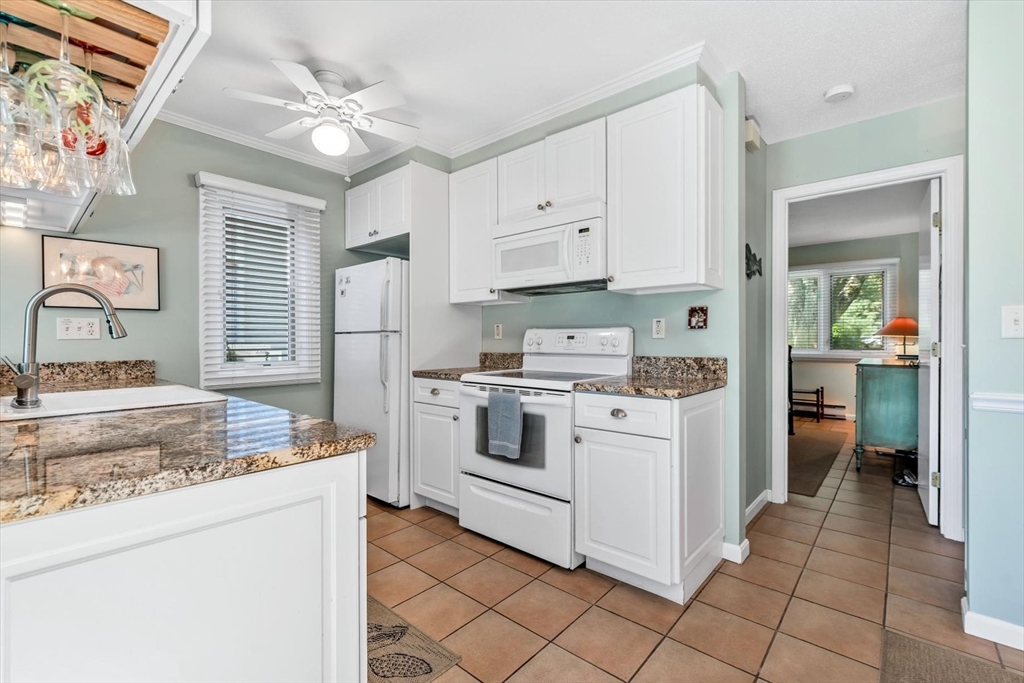 58 Billington Ln # 58 Property Photo 4