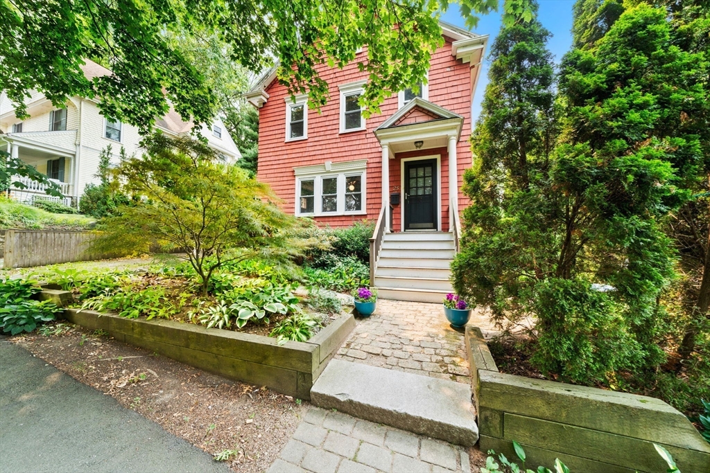 25 Maple Ave.