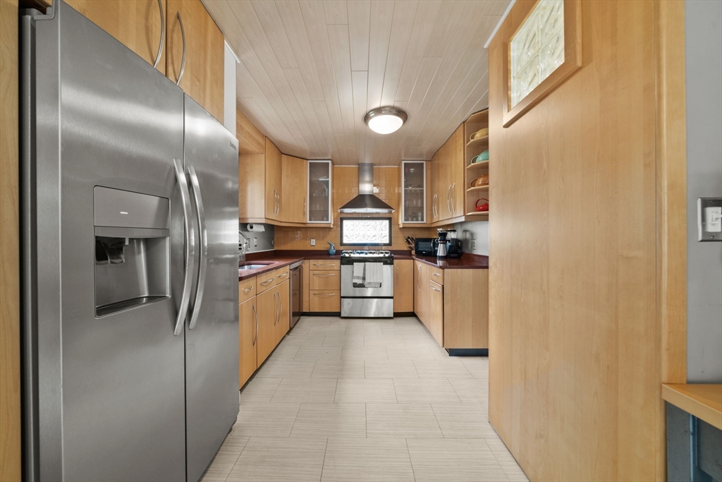 25 Maple Ave. Property Photo 9